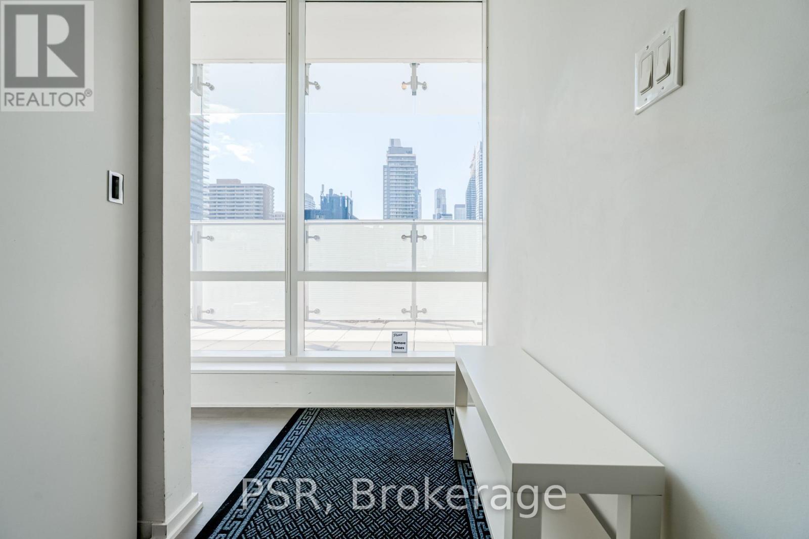410 - 1 Bloor Street E, Toronto, ON - Indoor Photo Showing Other Room