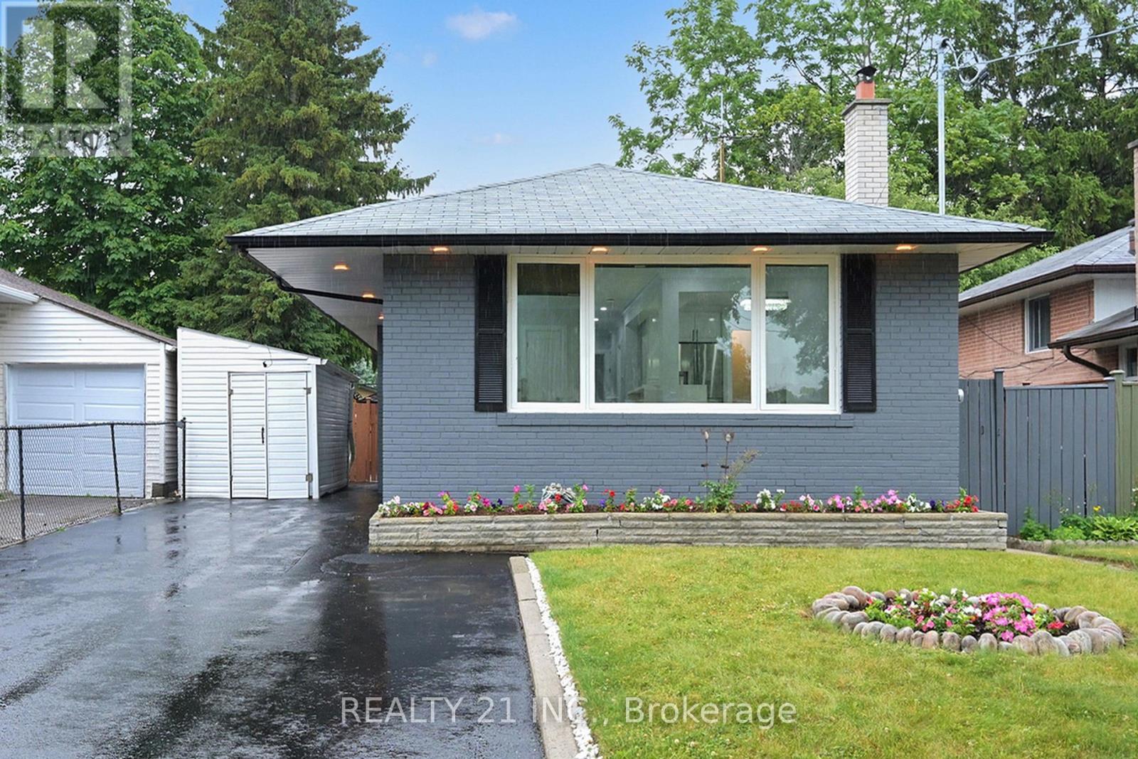 7 Stoney Creek Drive, Toronto, ON - Outdoor