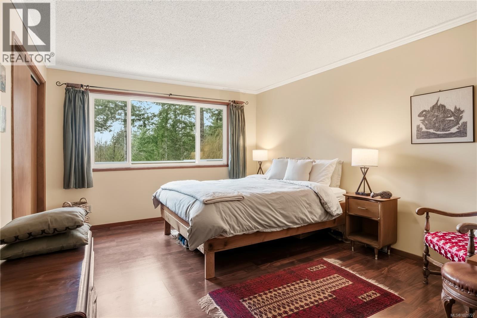 9644 Lakeshore Rd, Port Alberni, BC - Indoor Photo Showing Bedroom