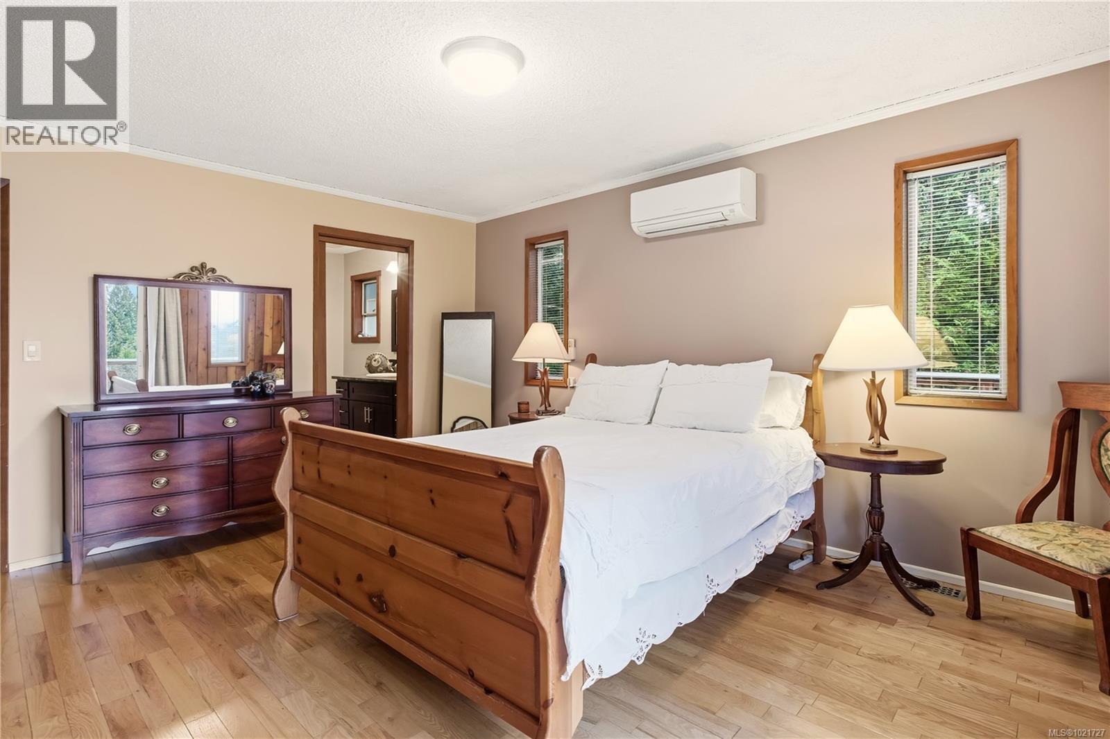 9644 Lakeshore Rd, Port Alberni, BC - Indoor Photo Showing Bedroom