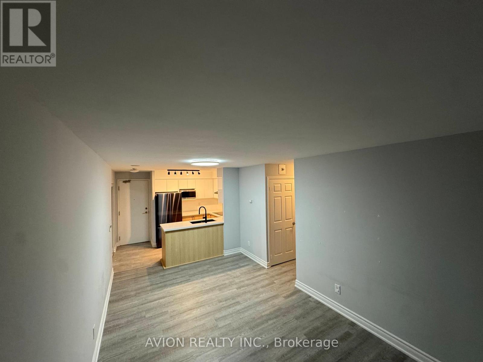 802 - 5500 Yonge Street W, Toronto, ON - Indoor Photo Showing Other Room