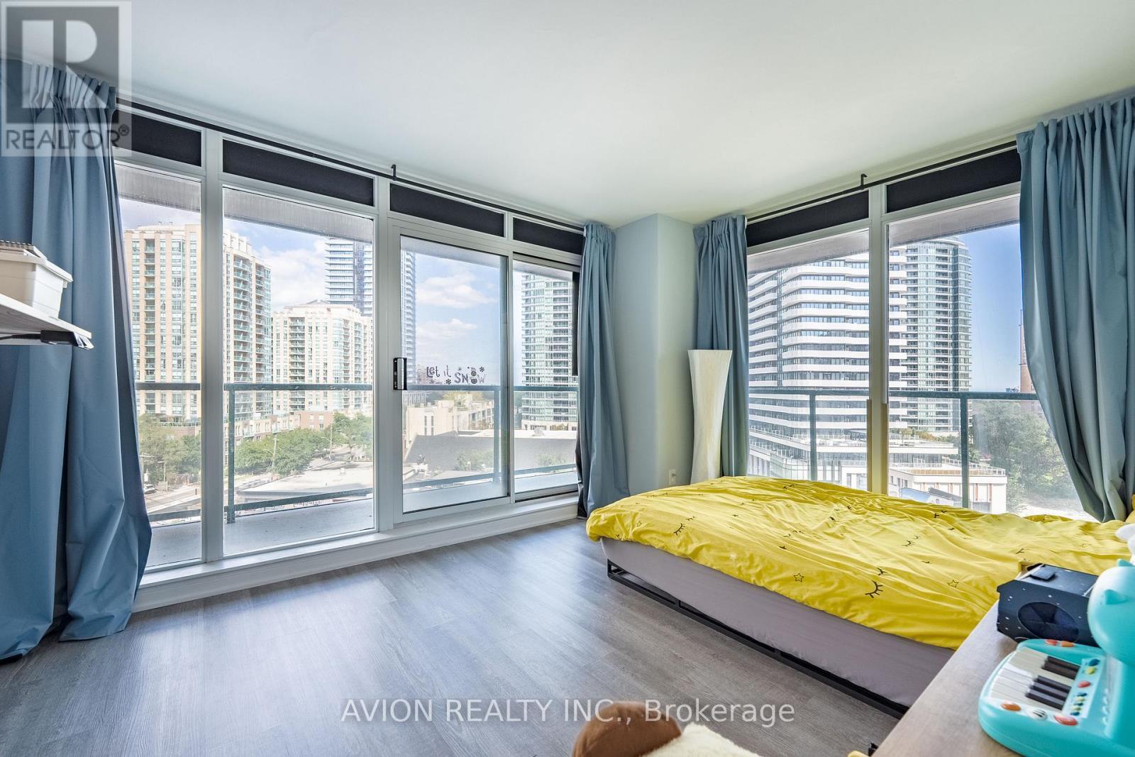 802 - 5500 Yonge Street W, Toronto, ON - Indoor Photo Showing Bedroom