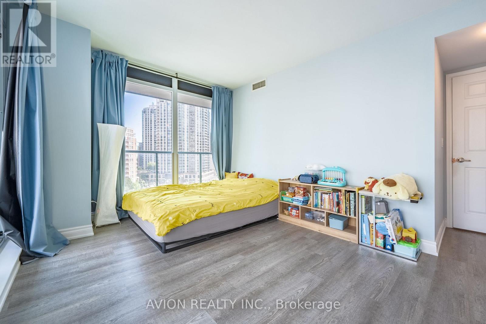802 - 5500 Yonge Street W, Toronto, ON - Indoor Photo Showing Bedroom