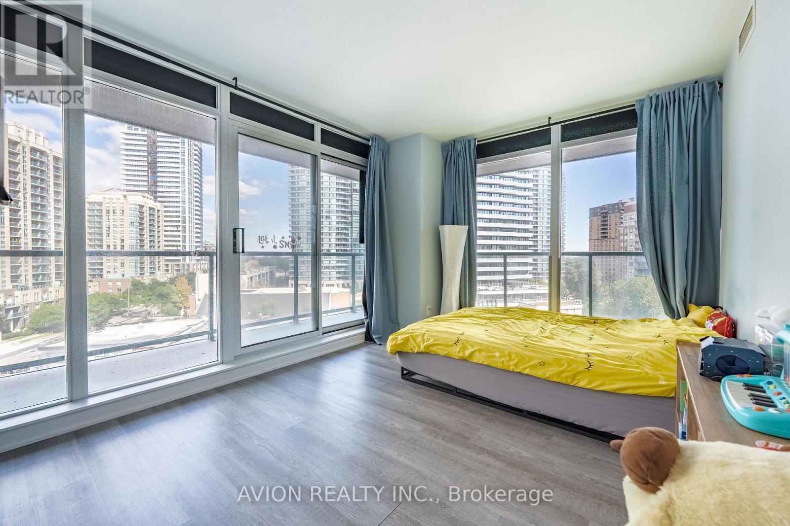 802 - 5500 Yonge Street W, Toronto, ON - Indoor Photo Showing Bedroom
