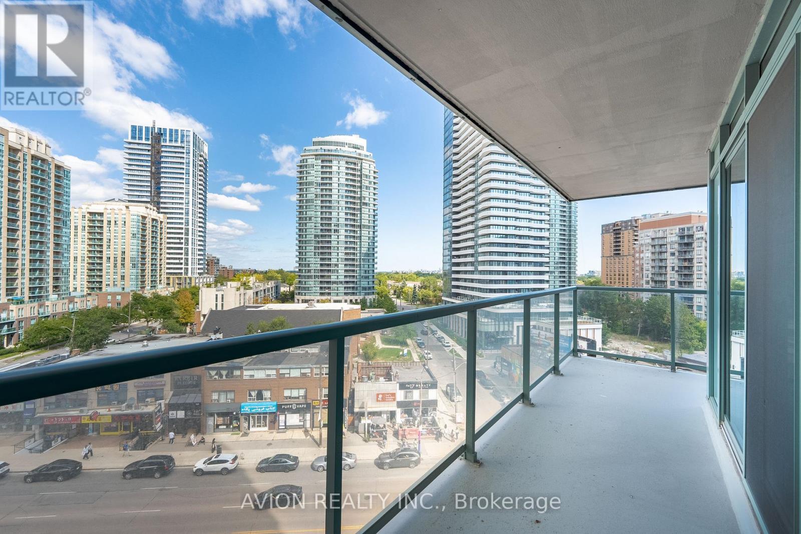 802 - 5500 Yonge Street W, Toronto, ON - Outdoor With View