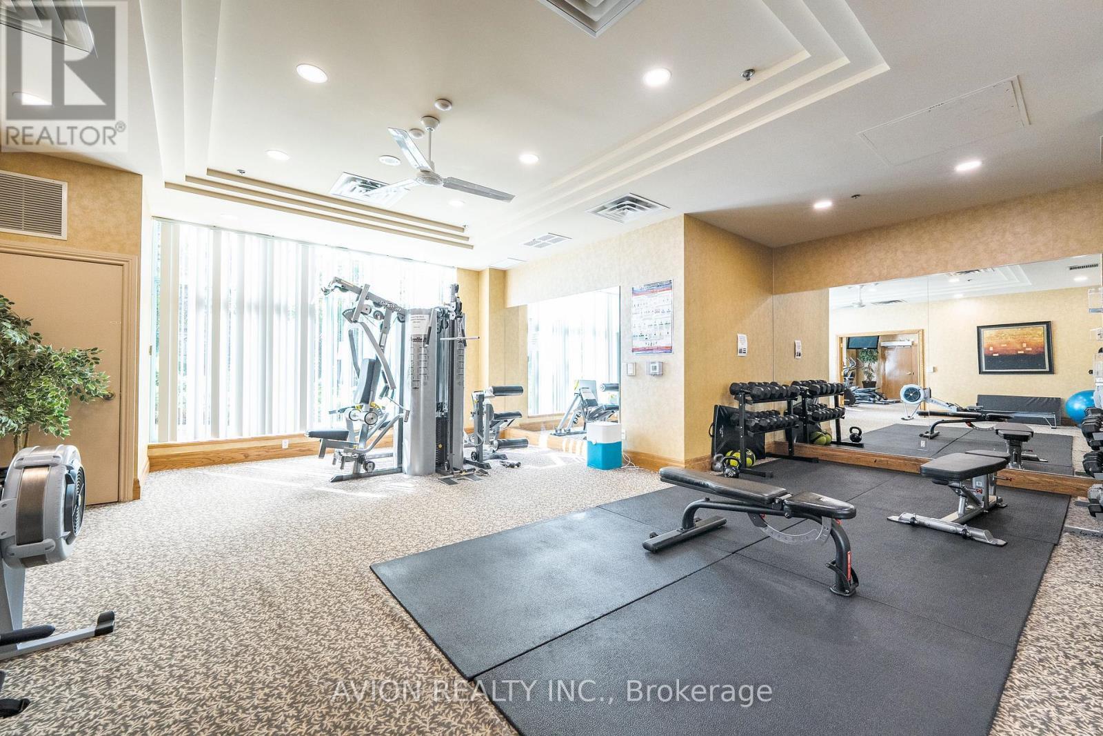802 - 5500 Yonge Street W, Toronto, ON - Indoor Photo Showing Gym Room