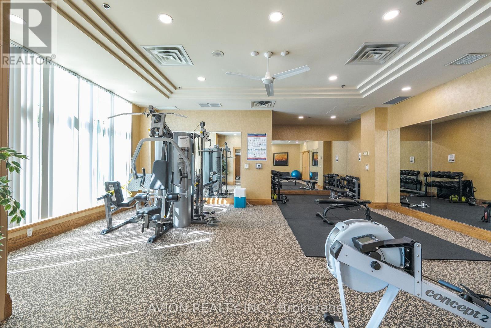802 - 5500 Yonge Street W, Toronto, ON - Indoor Photo Showing Gym Room