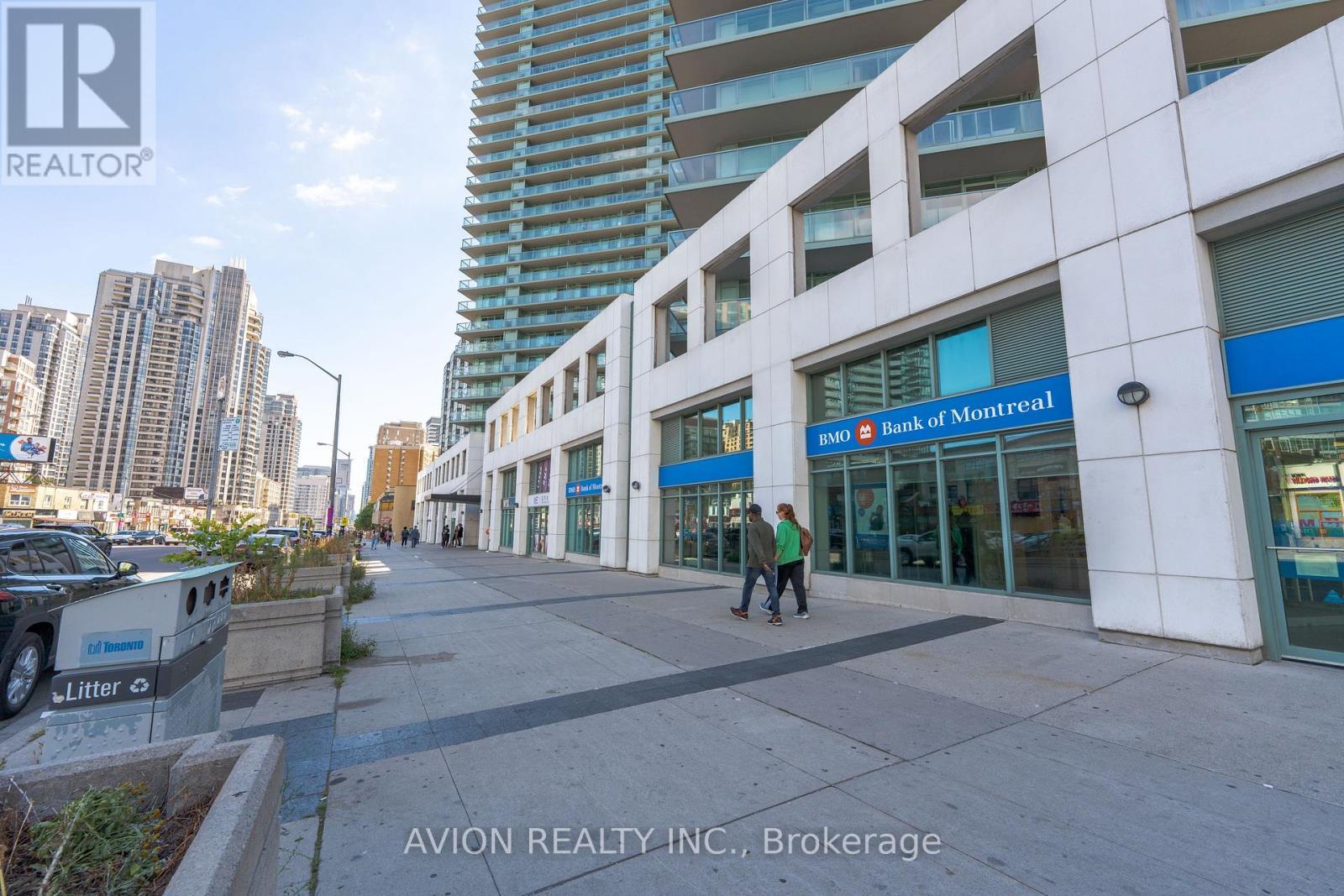 802 - 5500 Yonge Street W, Toronto, ON - Outdoor