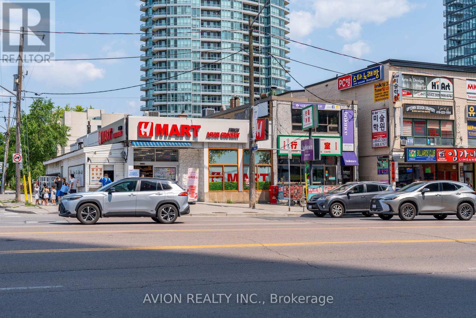 802 - 5500 Yonge Street W, Toronto, ON - Outdoor