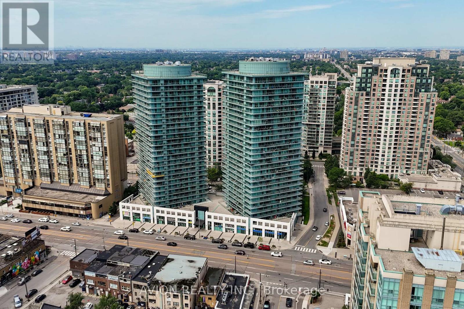 802 - 5500 Yonge Street W, Toronto, ON - Outdoor With Facade