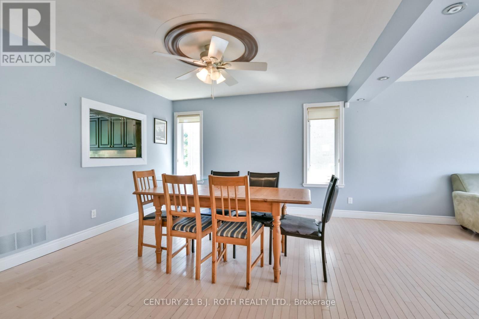 55 Bloxham Place, Barrie, ON - Indoor Photo Showing Dining Room