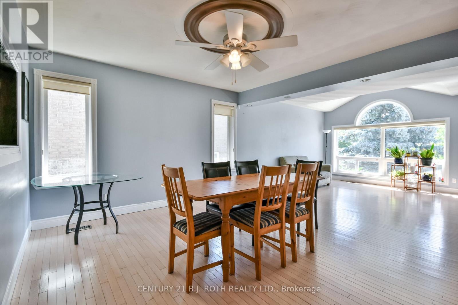 55 Bloxham Place, Barrie, ON - Indoor Photo Showing Dining Room