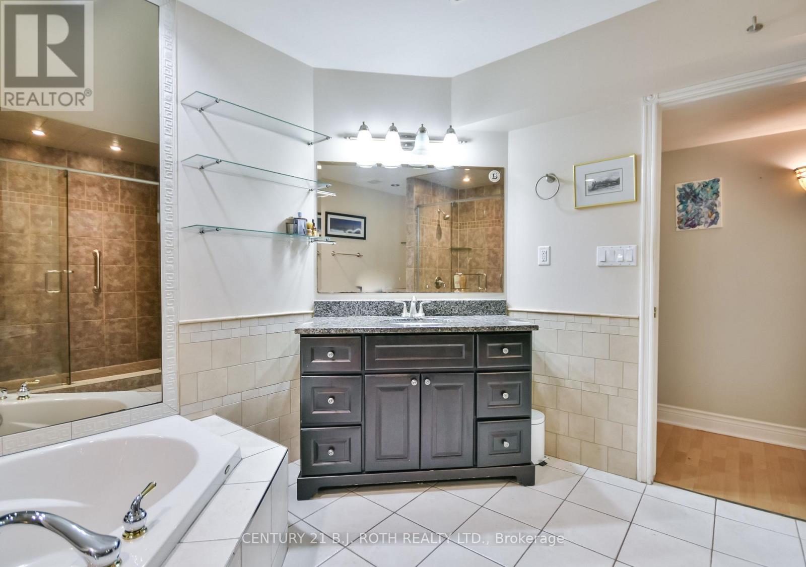 55 Bloxham Place, Barrie, ON - Indoor Photo Showing Bathroom