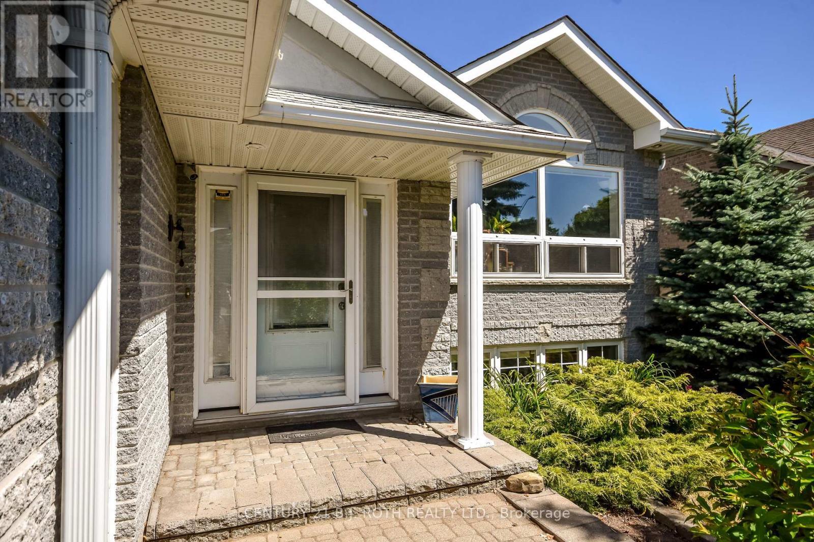 55 Bloxham Place, Barrie, ON - Outdoor