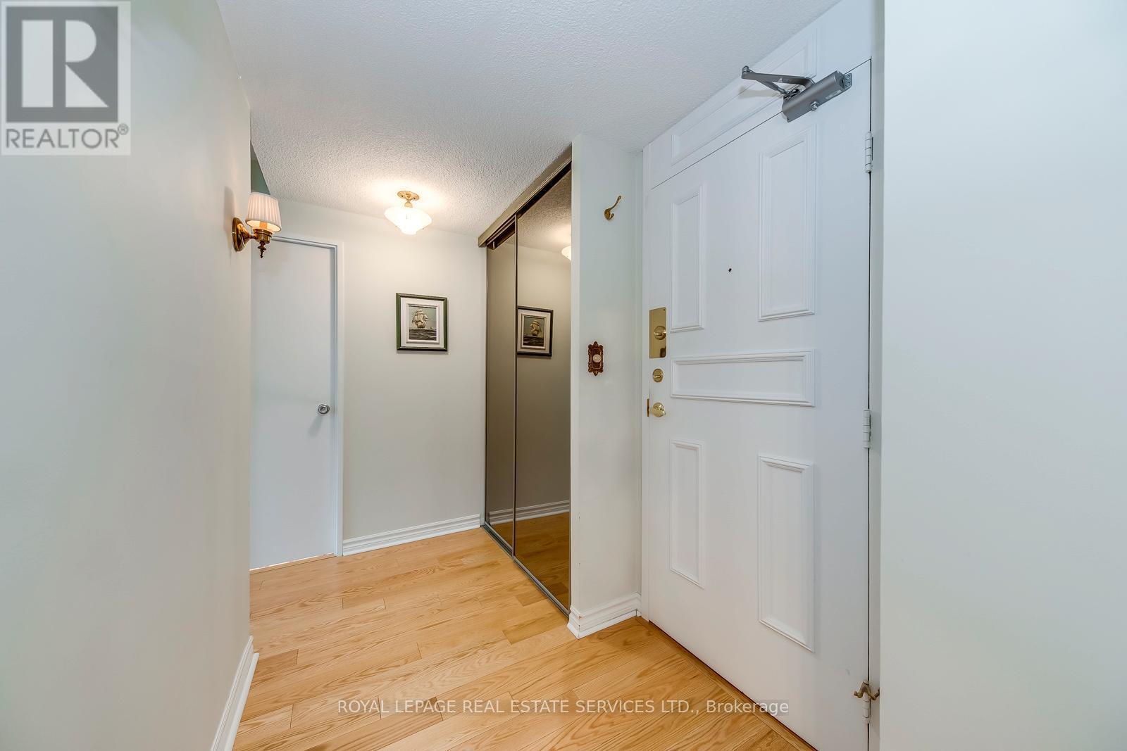 405 - 240 Scarlett Road, Toronto, ON - Indoor Photo Showing Other Room