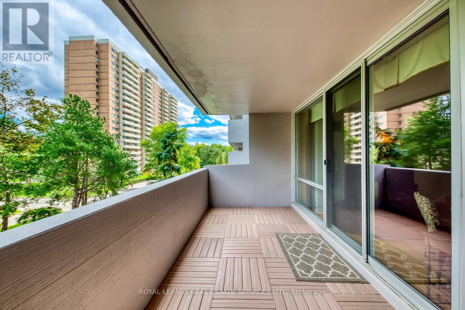 405 - 240 Scarlett Road, Toronto, ON - Outdoor With Balcony With Exterior