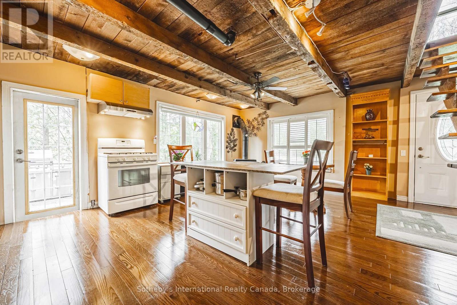1680 Old Brock Street, Norfolk (Vittoria), ON - Indoor Photo Showing Kitchen