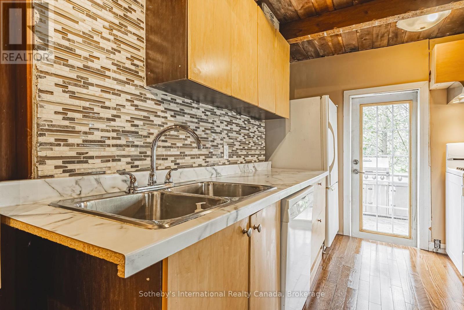 1680 Old Brock Street, Norfolk (Vittoria), ON - Indoor Photo Showing Kitchen With Double Sink