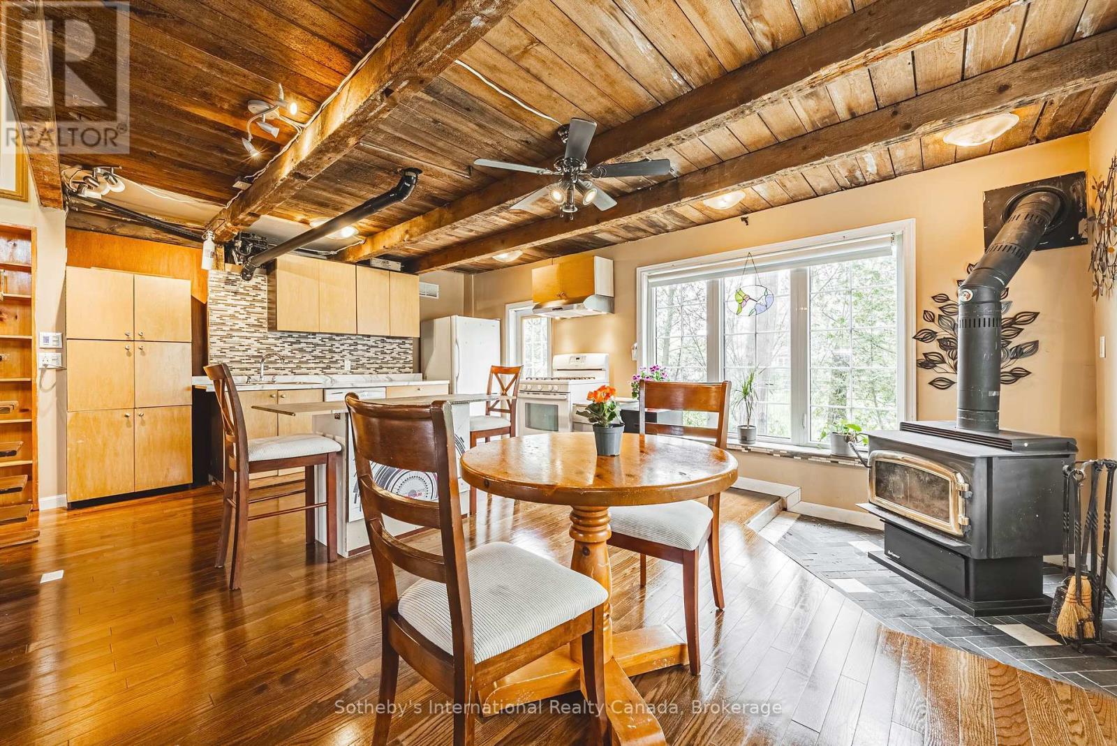 1680 Old Brock Street, Norfolk (Vittoria), ON - Indoor Photo Showing Dining Room