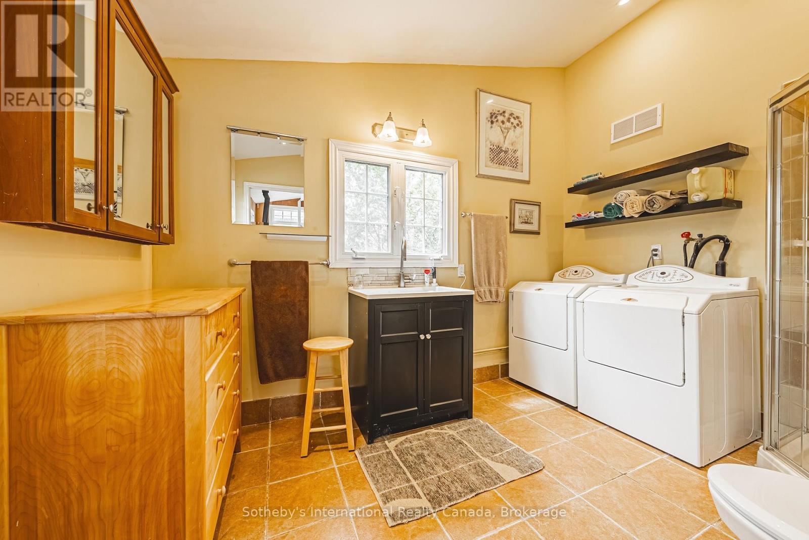 1680 Old Brock Street, Norfolk (Vittoria), ON - Indoor Photo Showing Laundry Room
