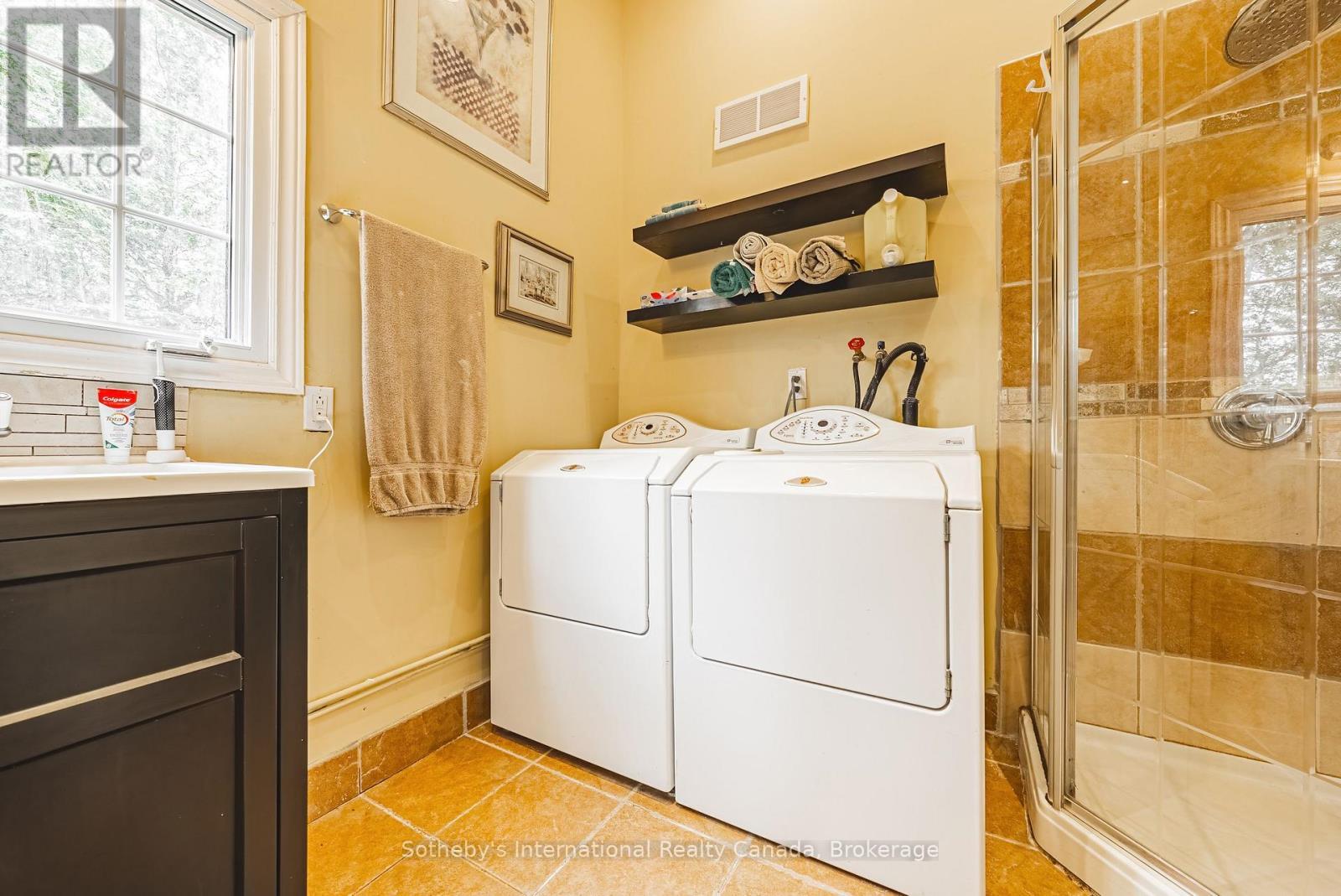 1680 Old Brock Street, Norfolk (Vittoria), ON - Indoor Photo Showing Laundry Room