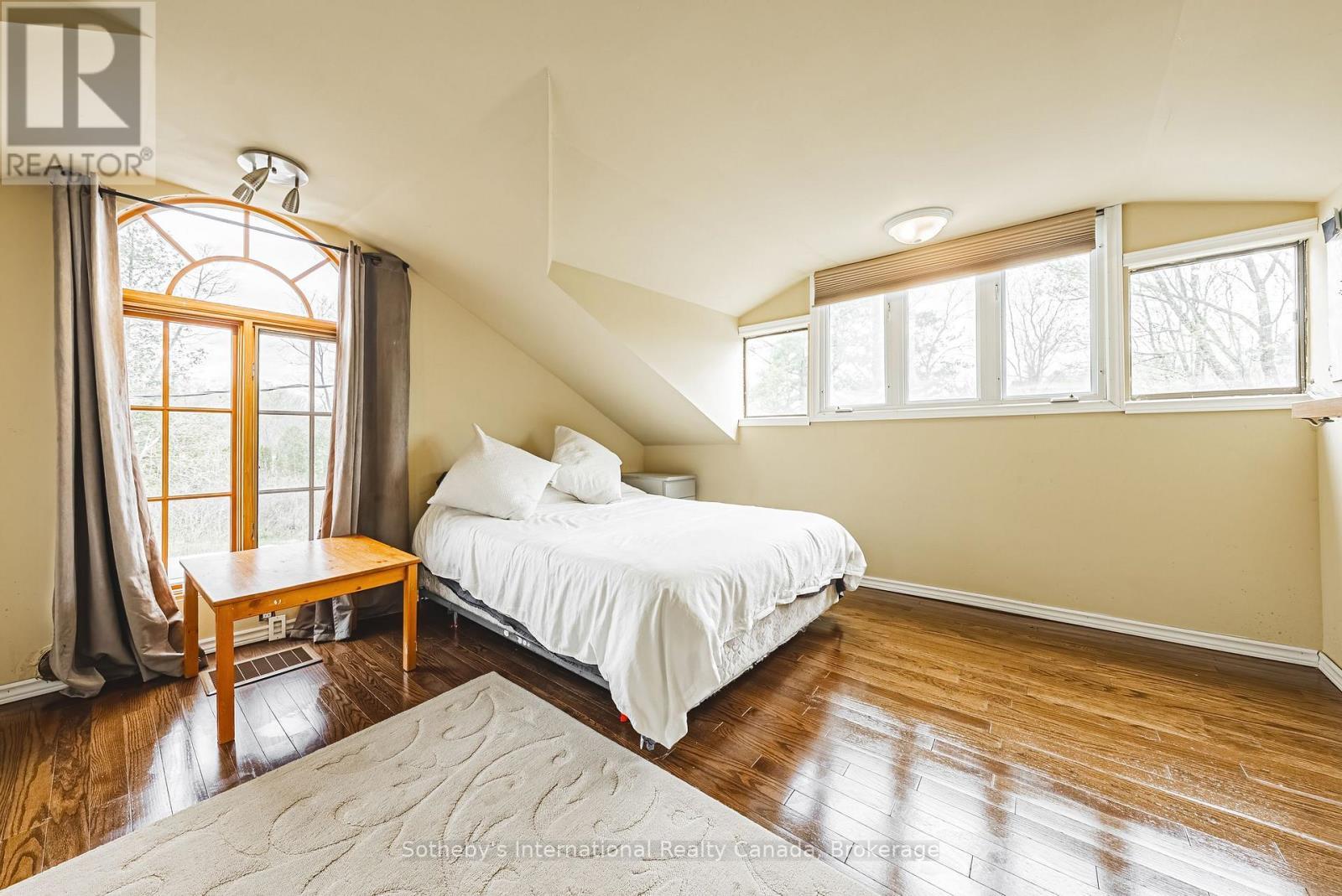 1680 Old Brock Street, Norfolk (Vittoria), ON - Indoor Photo Showing Bedroom