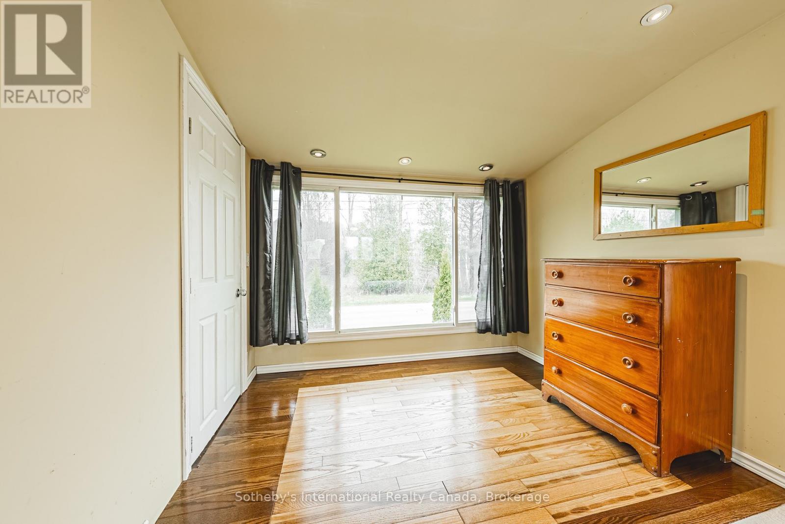 1680 Old Brock Street, Norfolk (Vittoria), ON - Indoor Photo Showing Other Room