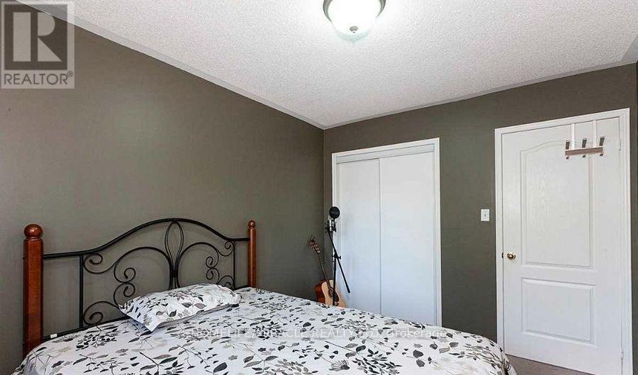 36 Bramcedar Crescent, Brampton, ON - Indoor Photo Showing Bedroom