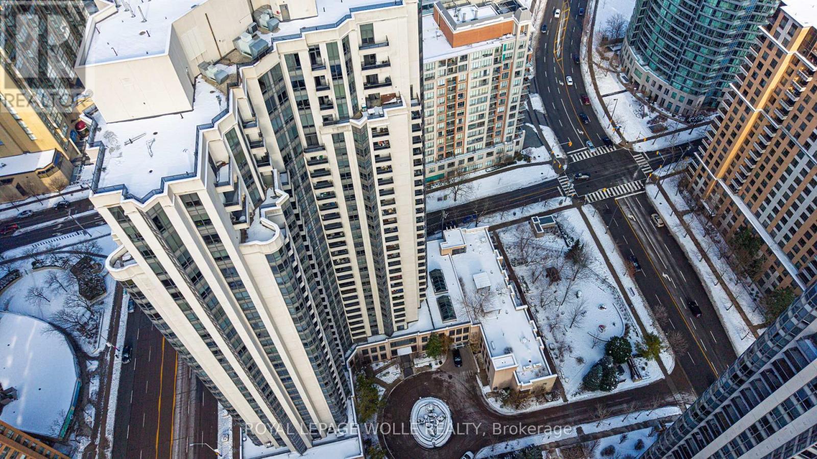 2123 - 500 Doris Avenue, Toronto, ON - Outdoor With Facade