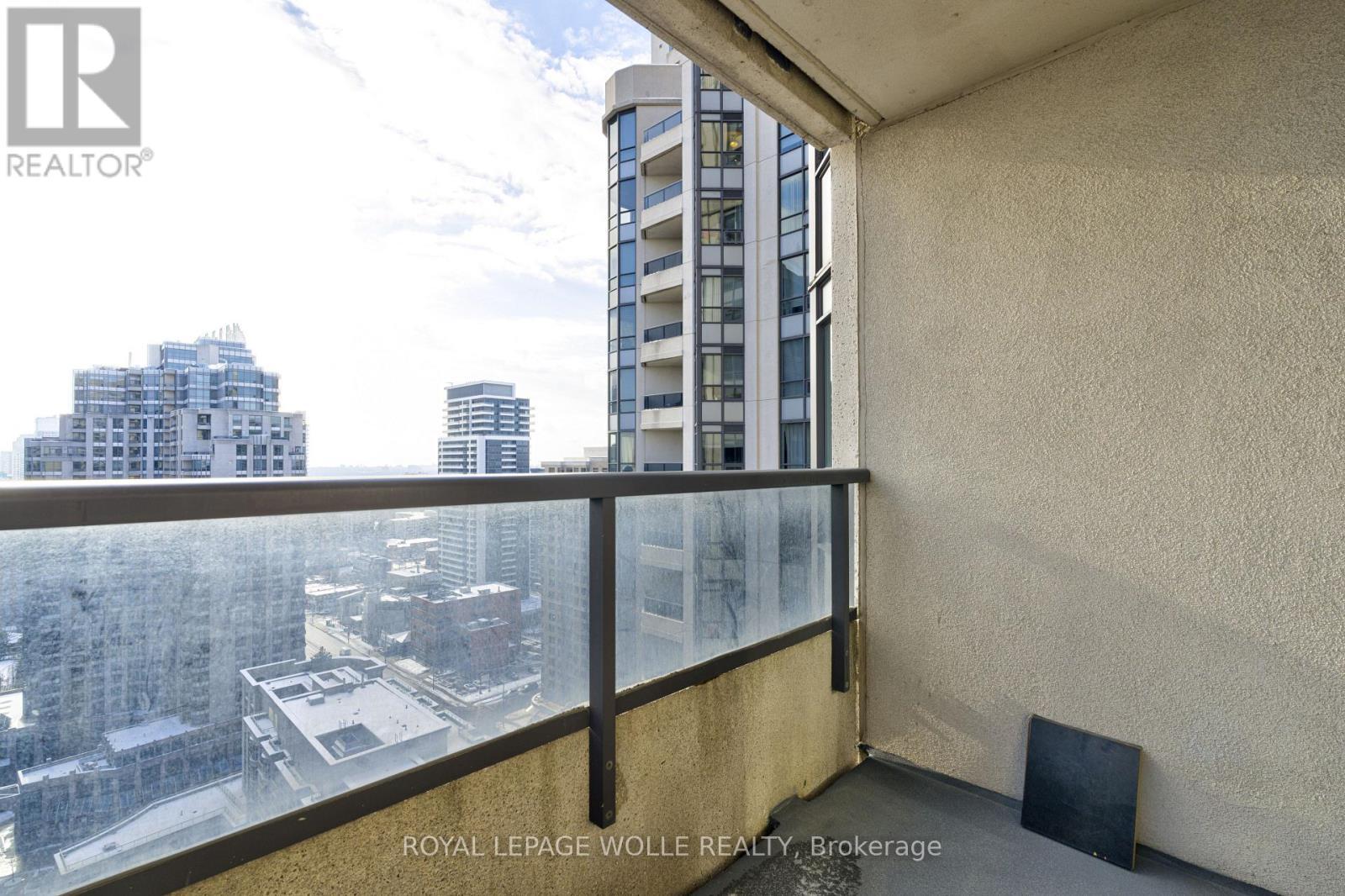 2123 - 500 Doris Avenue, Toronto, ON - Outdoor