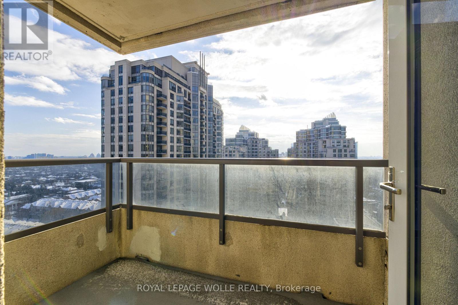 2123 - 500 Doris Avenue, Toronto, ON - Outdoor With Exterior