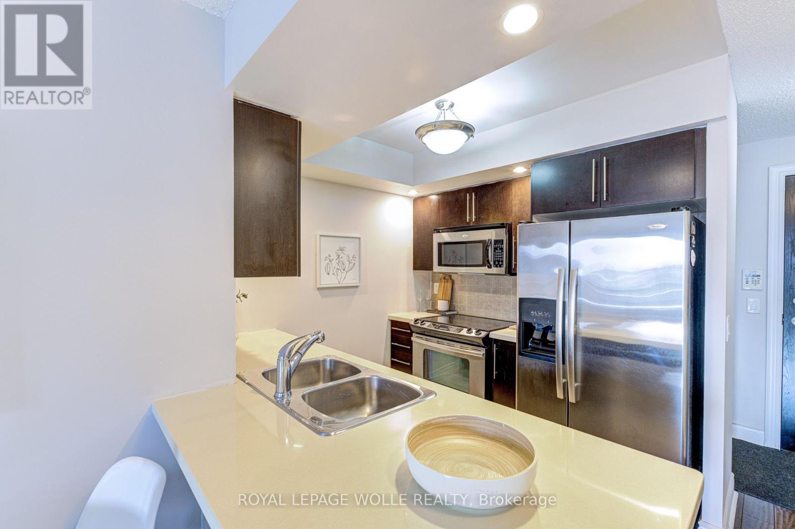 2123 - 500 Doris Avenue, Toronto, ON - Indoor Photo Showing Kitchen With Stainless Steel Kitchen With Double Sink