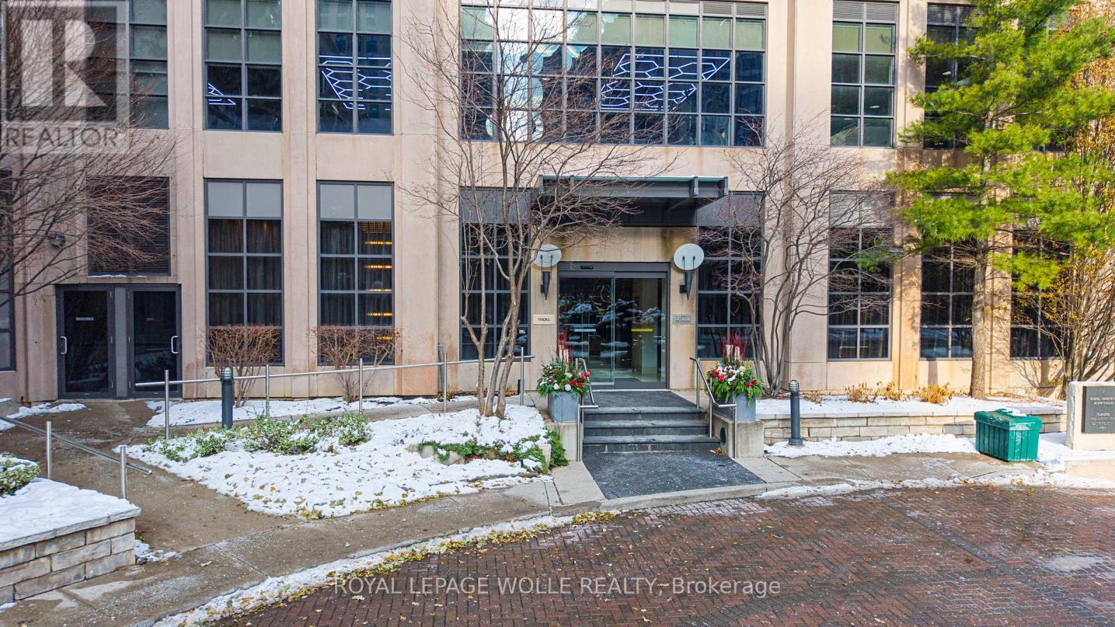 2123 - 500 Doris Avenue, Toronto, ON - Outdoor With Facade