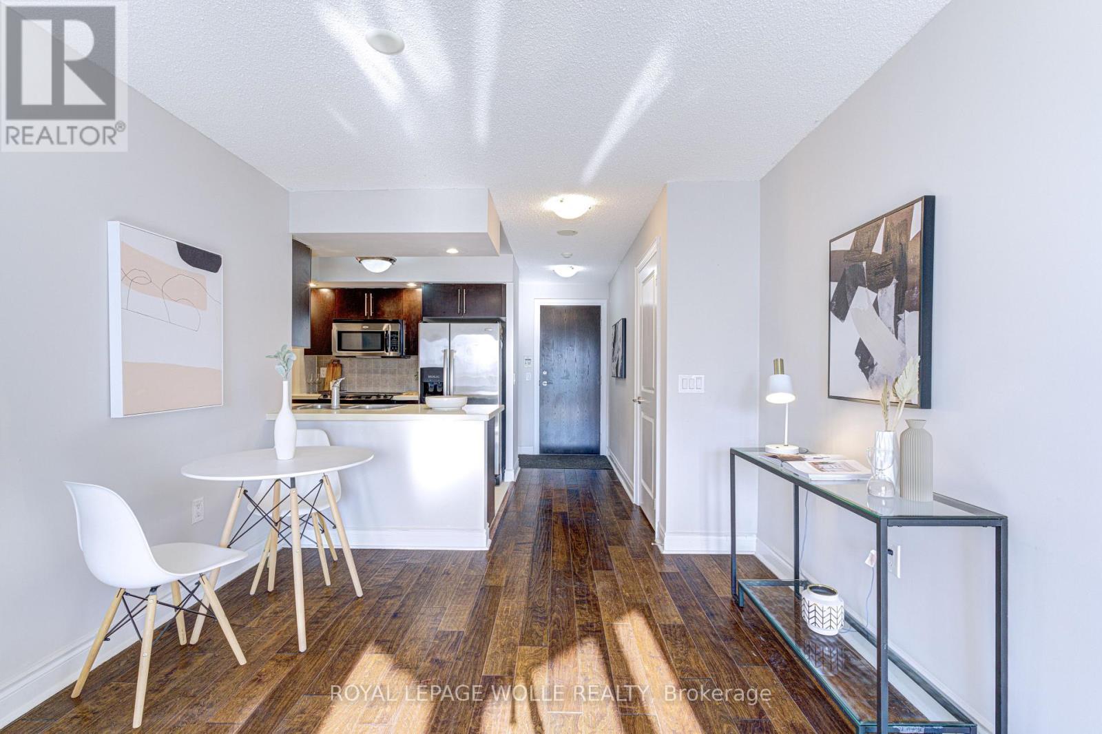 2123 - 500 Doris Avenue, Toronto, ON - Indoor