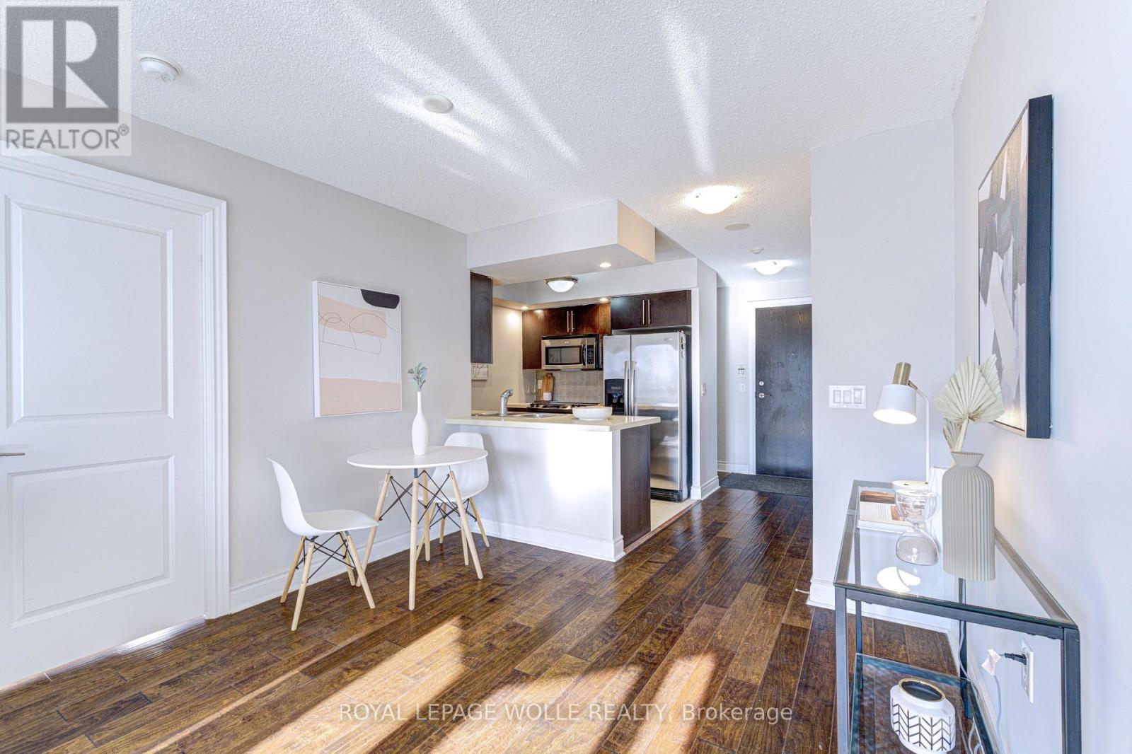 2123 - 500 Doris Avenue, Toronto, ON - Indoor