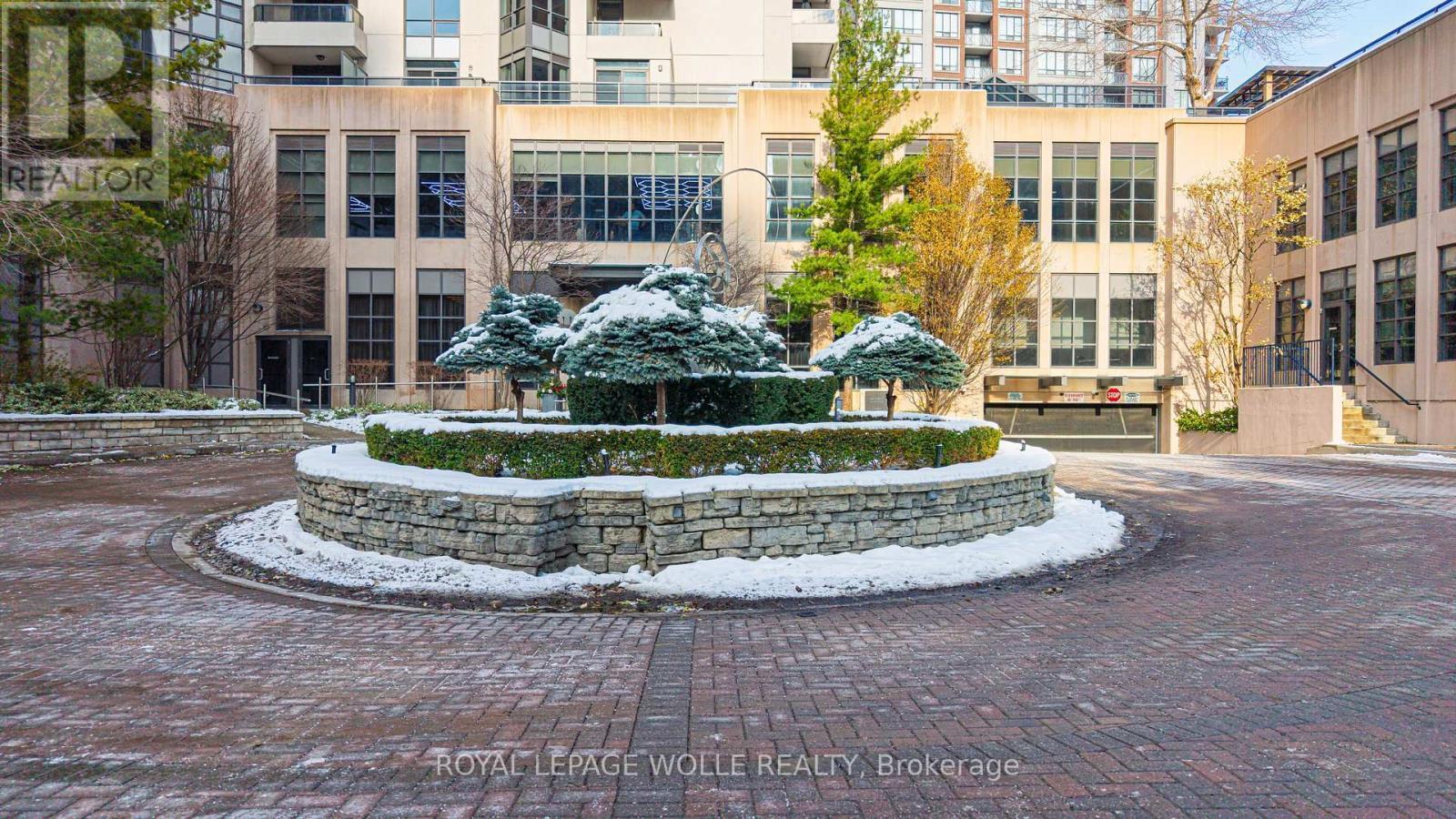 2123 - 500 Doris Avenue, Toronto, ON - Outdoor With Facade