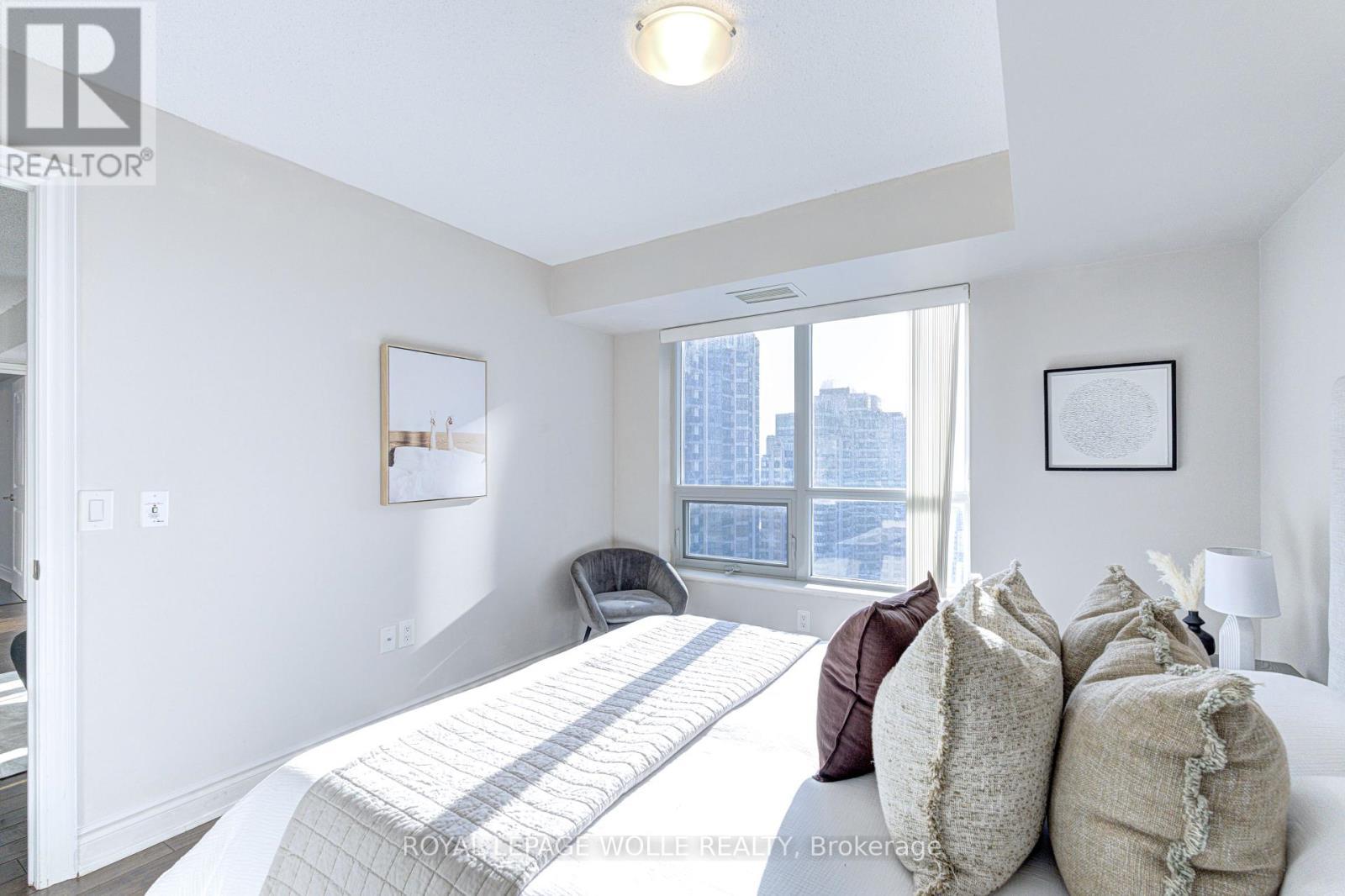 2123 - 500 Doris Avenue, Toronto, ON - Indoor Photo Showing Bedroom