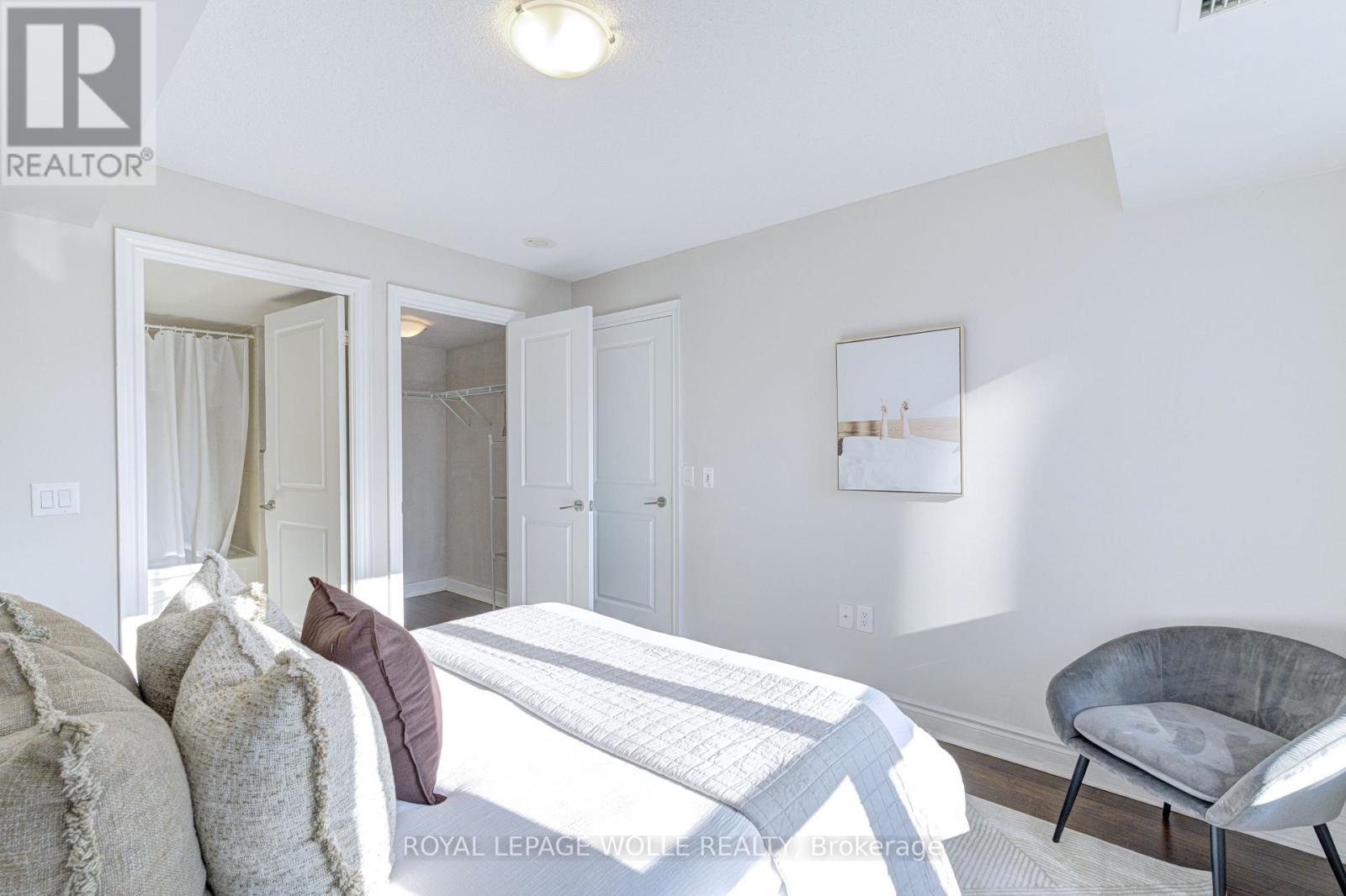 2123 - 500 Doris Avenue, Toronto, ON - Indoor Photo Showing Bedroom