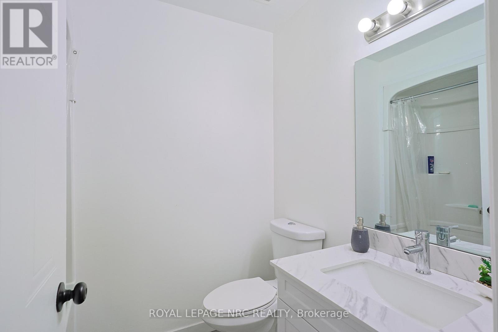 70 - 65 Dorchester Boulevard, St. Catharines (Carlton/Bunting), ON - Indoor Photo Showing Bathroom