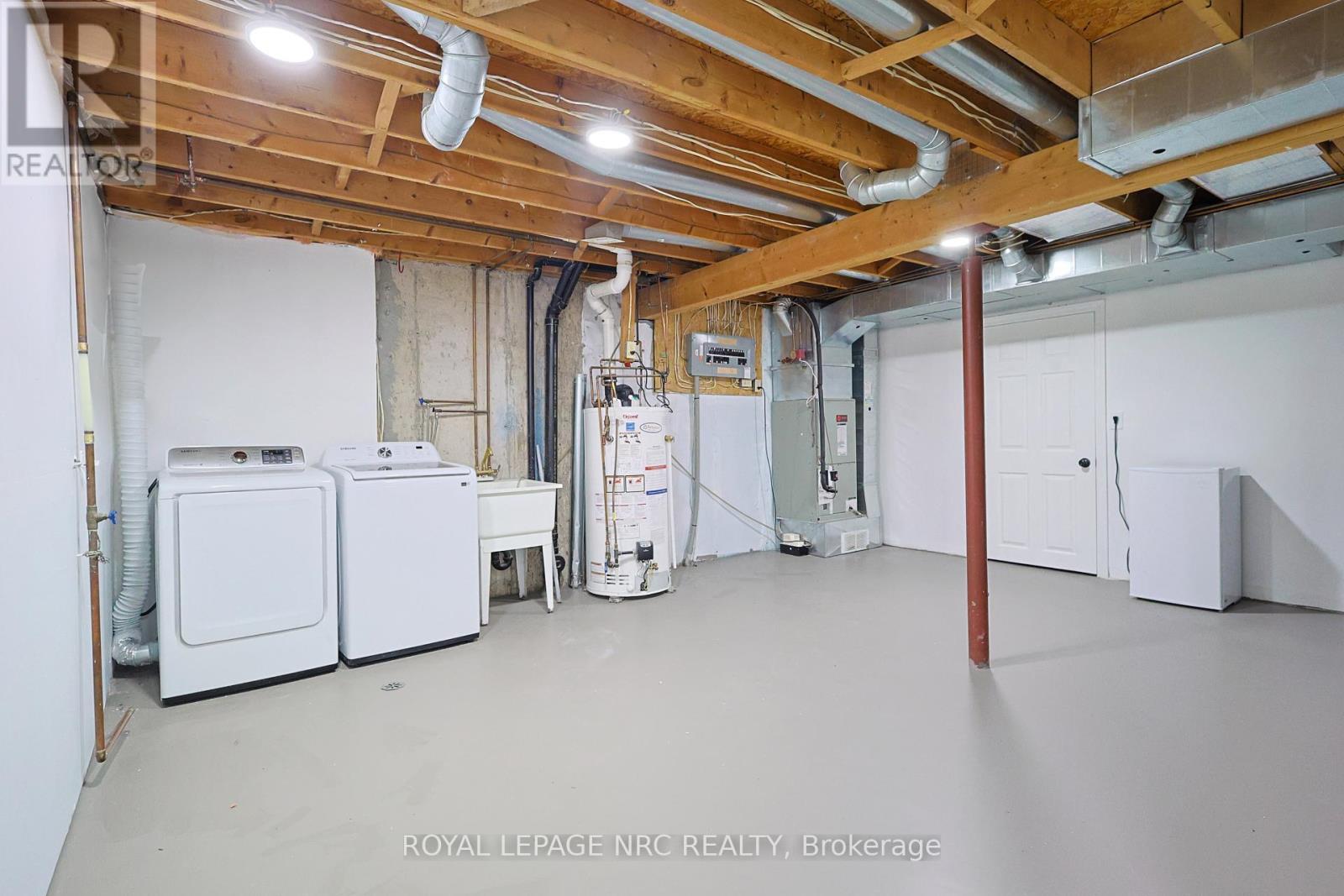 70 - 65 Dorchester Boulevard, St. Catharines (Carlton/Bunting), ON - Indoor Photo Showing Laundry Room