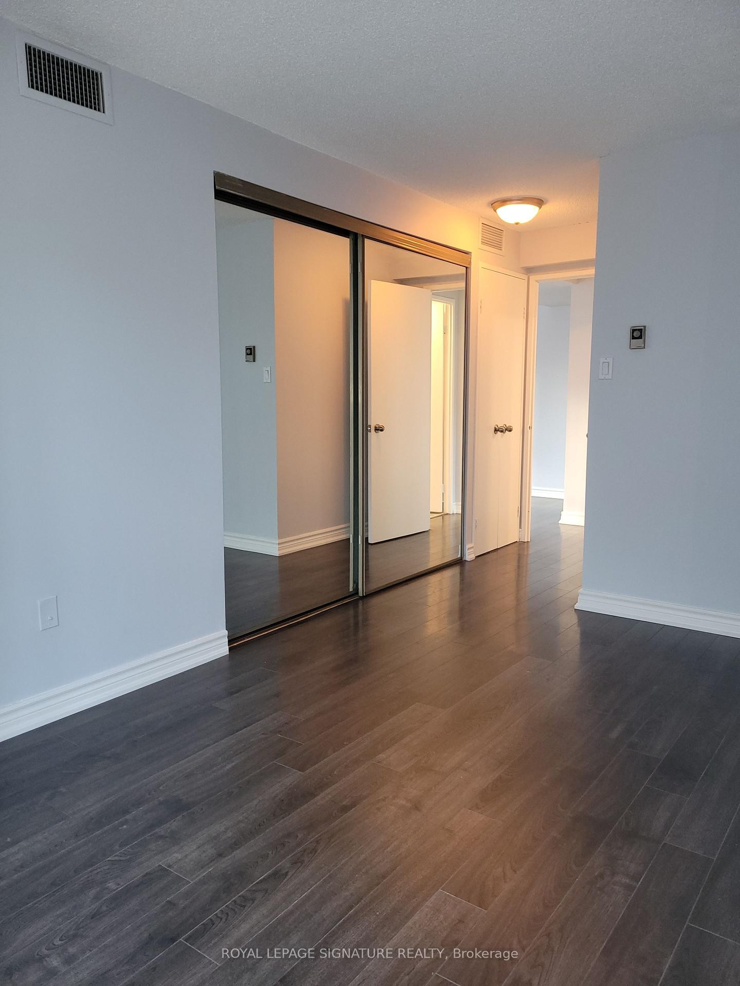 302-65 Scadding Avenue, Toronto, ON - Indoor Photo Showing Other Room