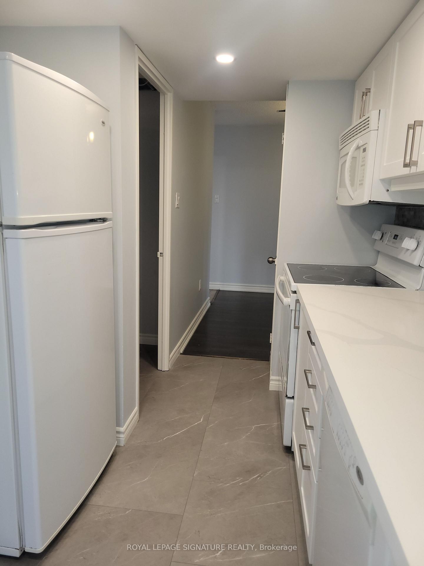 302-65 Scadding Avenue, Toronto, ON - Indoor Photo Showing Other Room