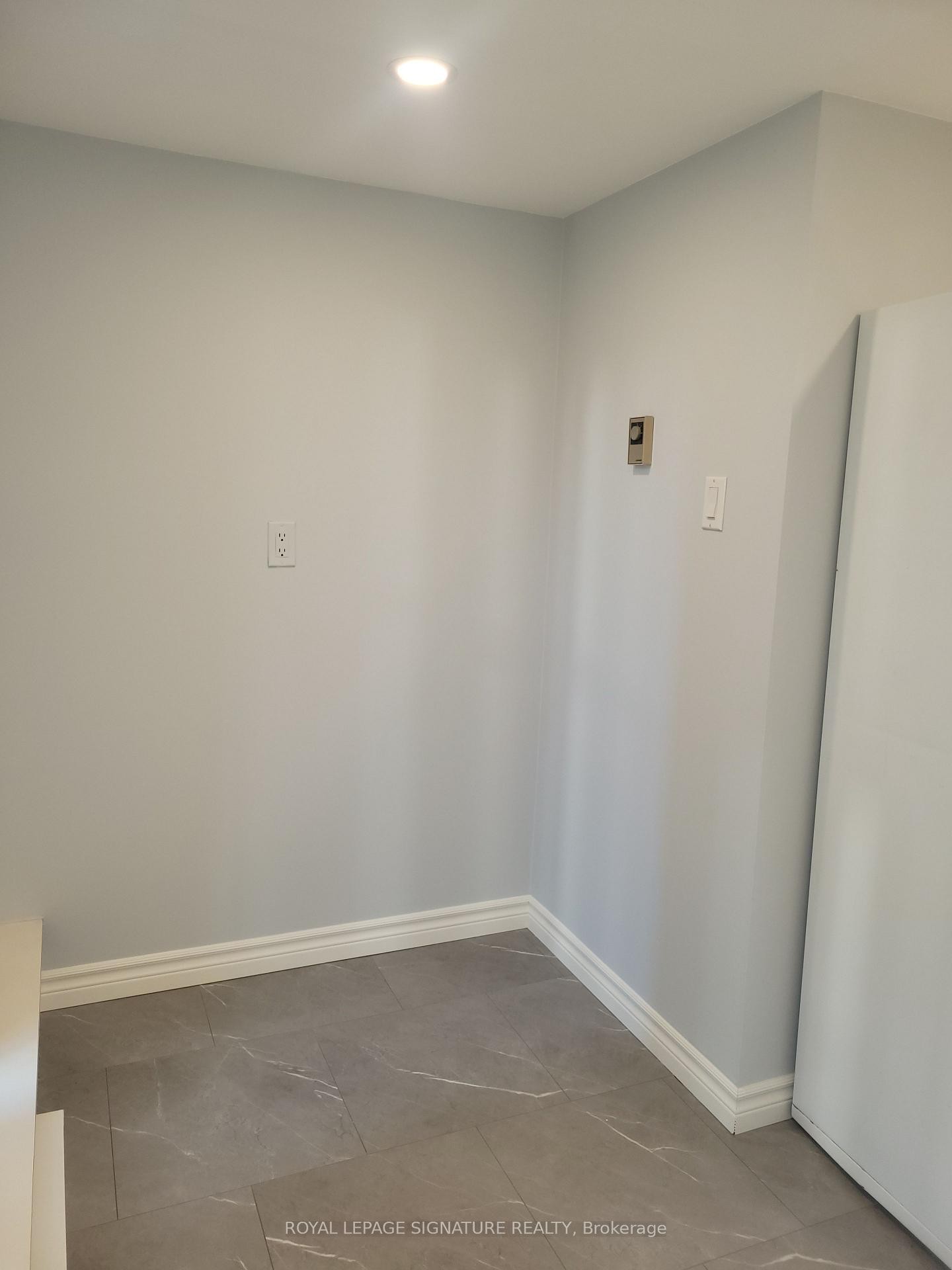 302-65 Scadding Avenue, Toronto, ON - Indoor Photo Showing Other Room