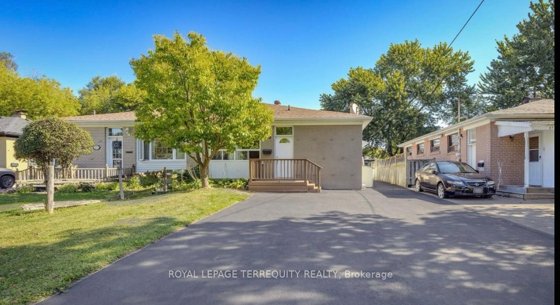 25 Bailey Crescent, Aurora, ON