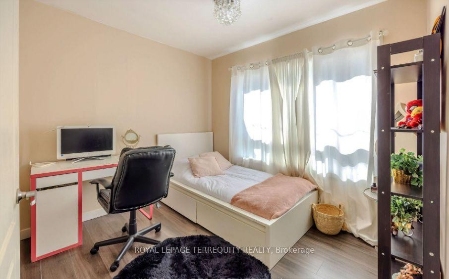 25 Bailey Crescent, Aurora, ON