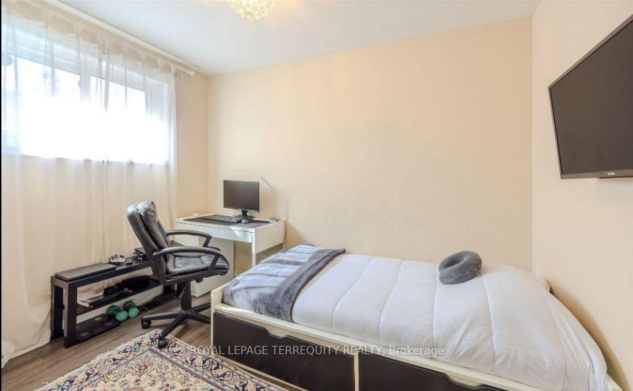 25 Bailey Crescent, Aurora, ON