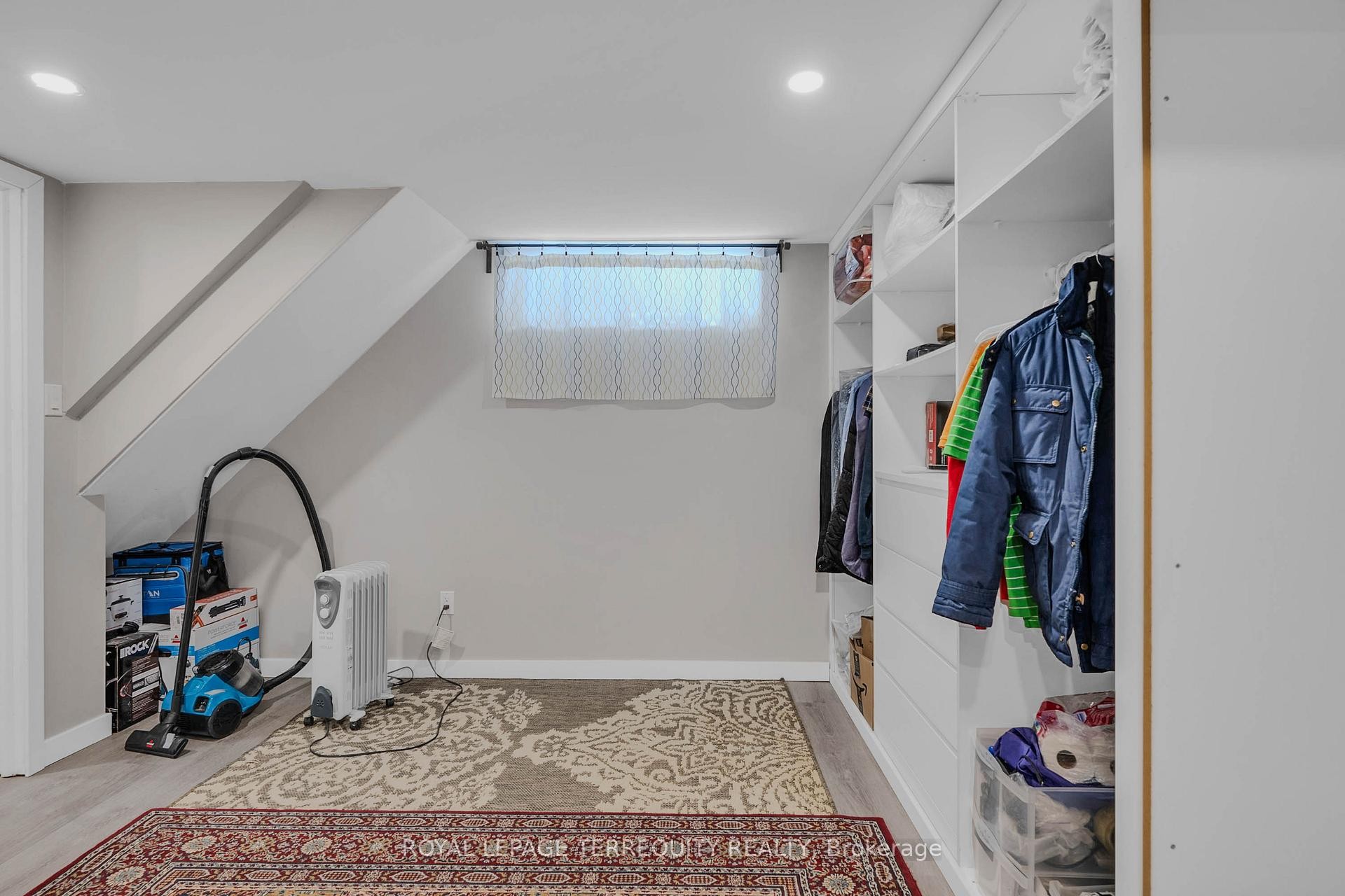 25 Bailey Crescent, Aurora, ON