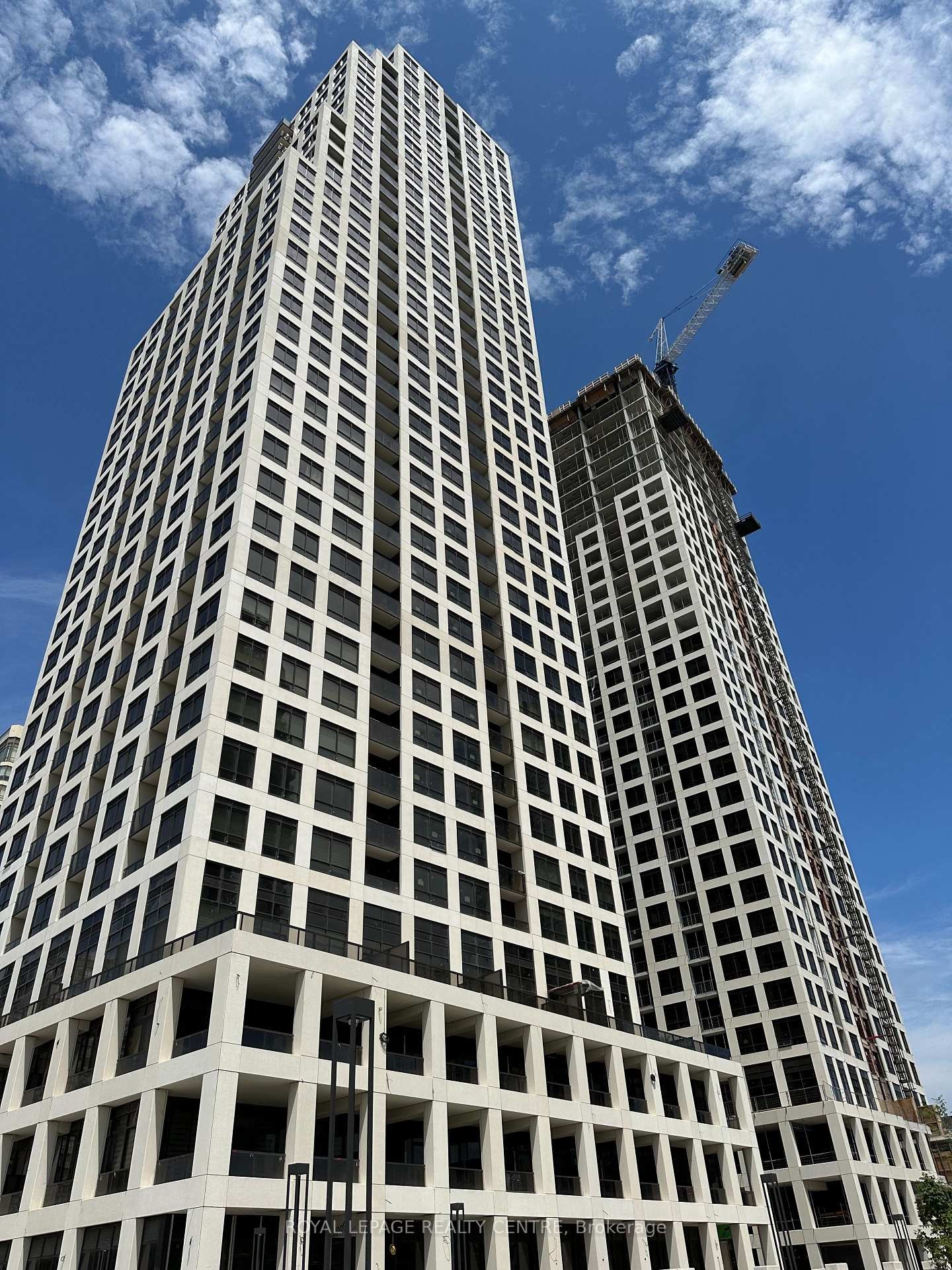 1903-36 Elm Drive W, Mississauga, ON - Outdoor With Facade