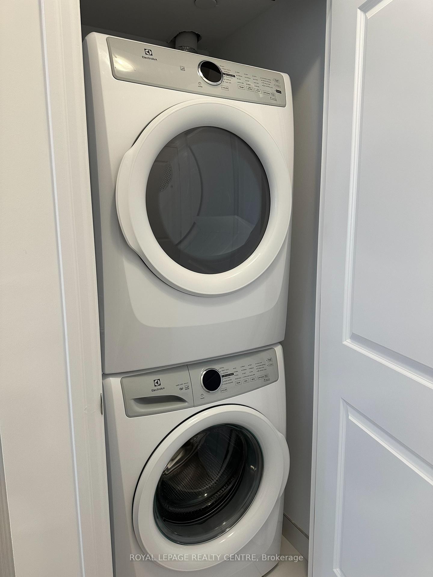 1903-36 Elm Drive W, Mississauga, ON - Indoor Photo Showing Laundry Room