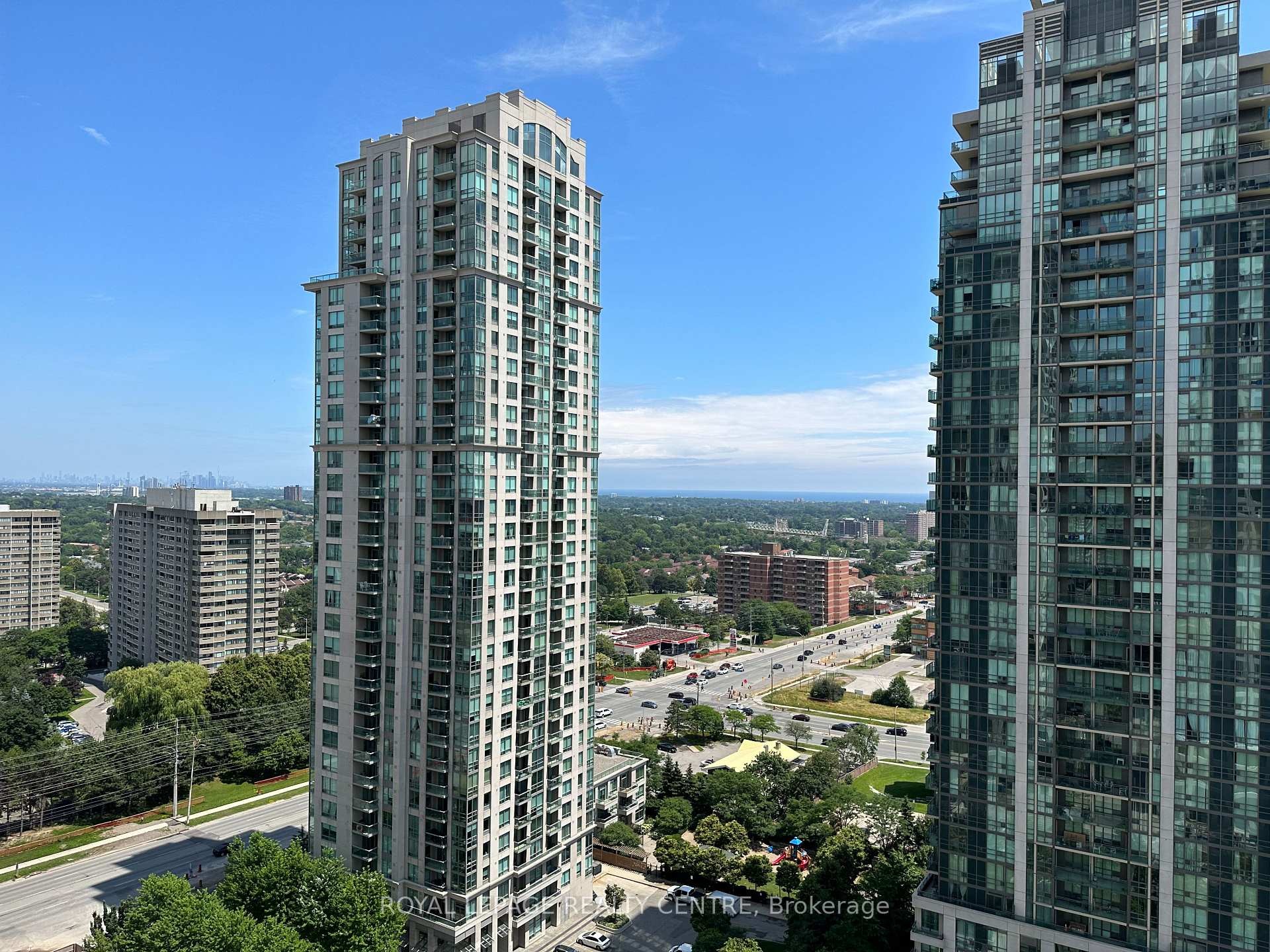 1903-36 Elm Drive W, Mississauga, ON - Outdoor With Facade